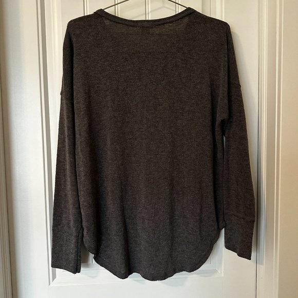 Excellent Condition - Billabong Any Day Henley - Picture 6 of 6